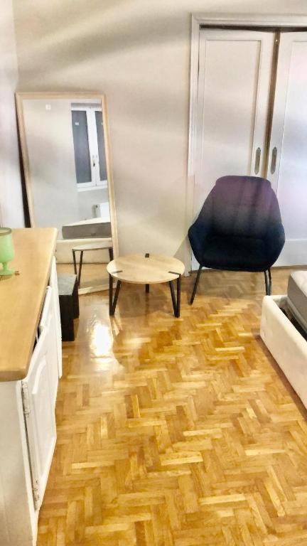 Economy Shared Apartment E In Central Atina Dış mekan fotoğraf