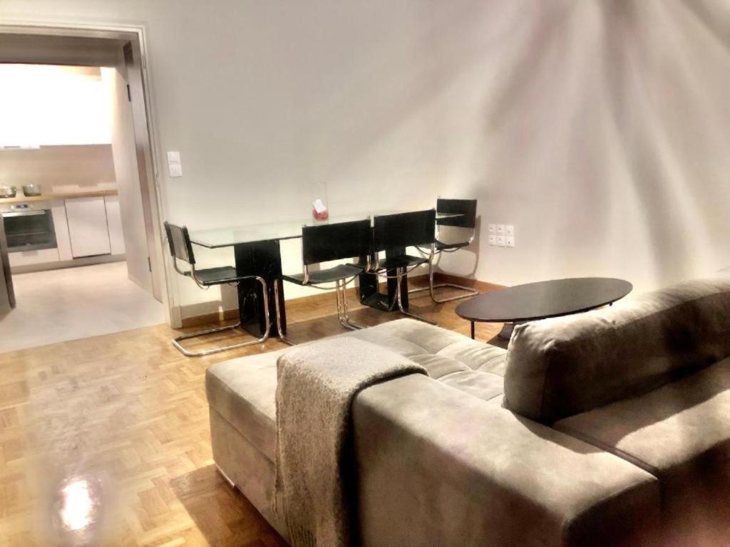 Economy Shared Apartment E In Central Atina Dış mekan fotoğraf